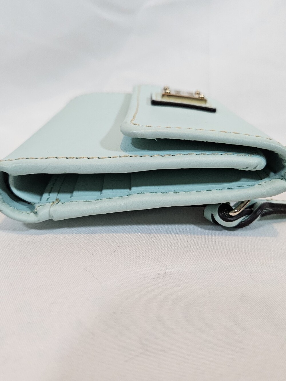 Dooney & Bourke Mint Green Leather Compact Wallet with Gold Logo Plate - Picture 4 of 10